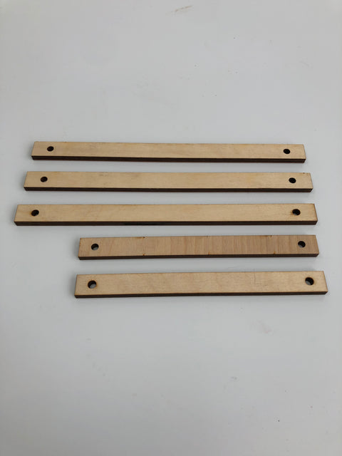 Birch wooden DIY weaving set (2 wooden weaving looms (rectangle and circular), 2 needles, 2 sticks, a comb & 1 plastic needle)