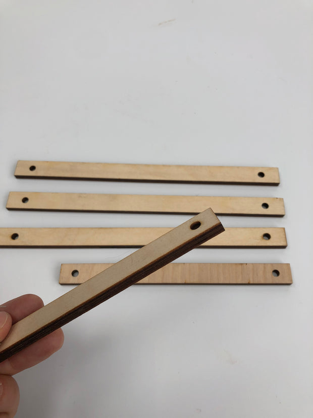 Birch wooden DIY weaving set (2 wooden weaving looms (rectangle and circular), 2 needles, 2 sticks, a comb & 1 plastic needle)