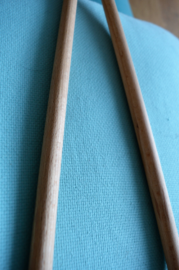 Package of five wooden sticks (30-50 cm)